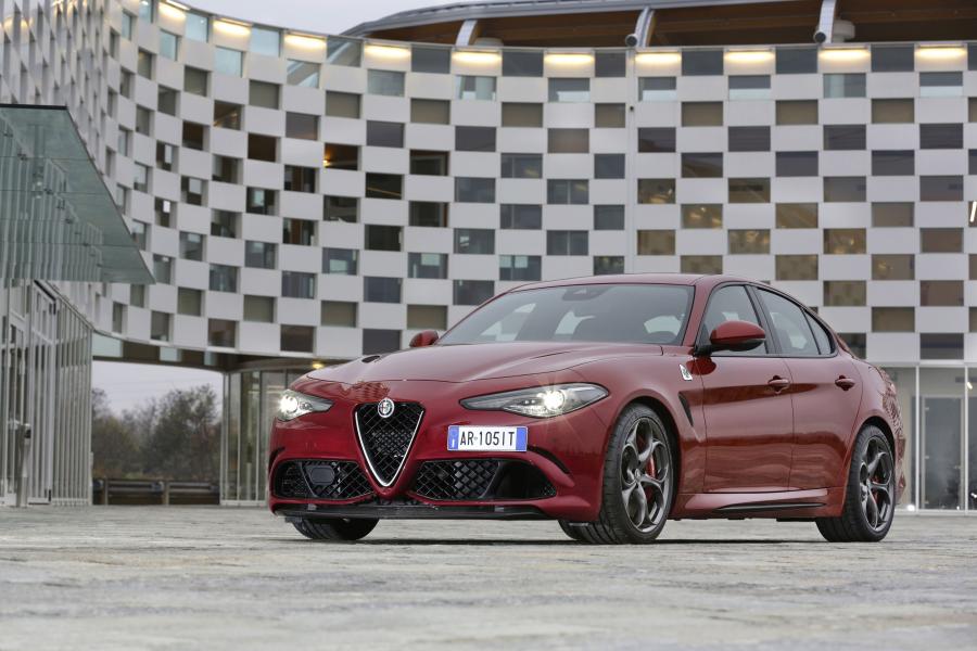  Alfa Romeo Giulia Quadrifoglio 2016 года  (WW) (фото 21 из 40)